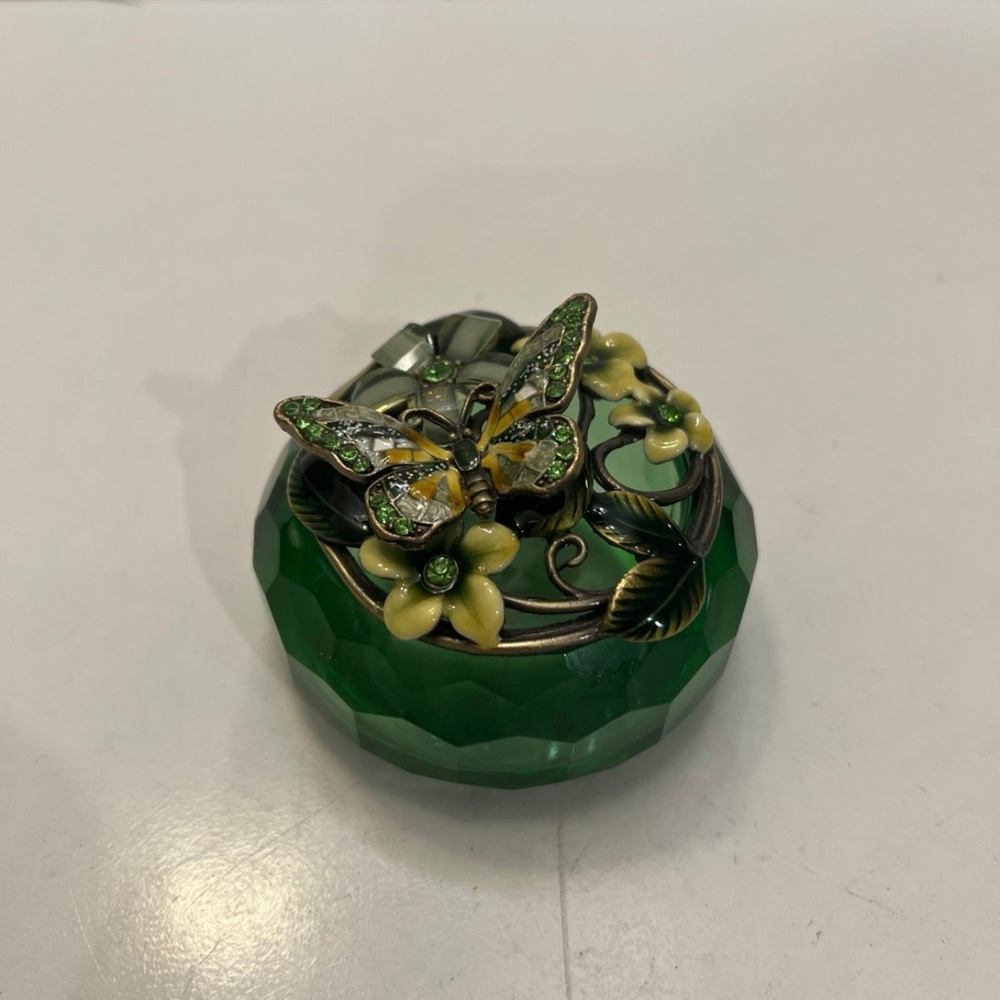 Flower/ butterfly green jewelry trinket